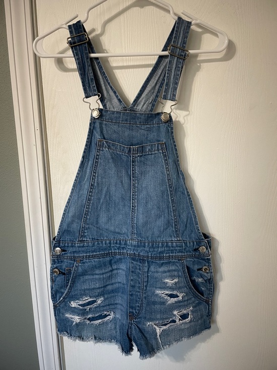 American Eagle Outfitters Pants - American Eagle Outfitters Medium Wash Denim Short Overalls Front Bibs Size XS